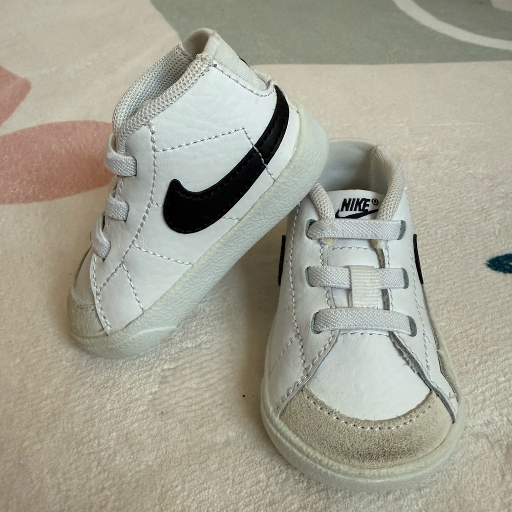Nike Kids White and Black Sneakers